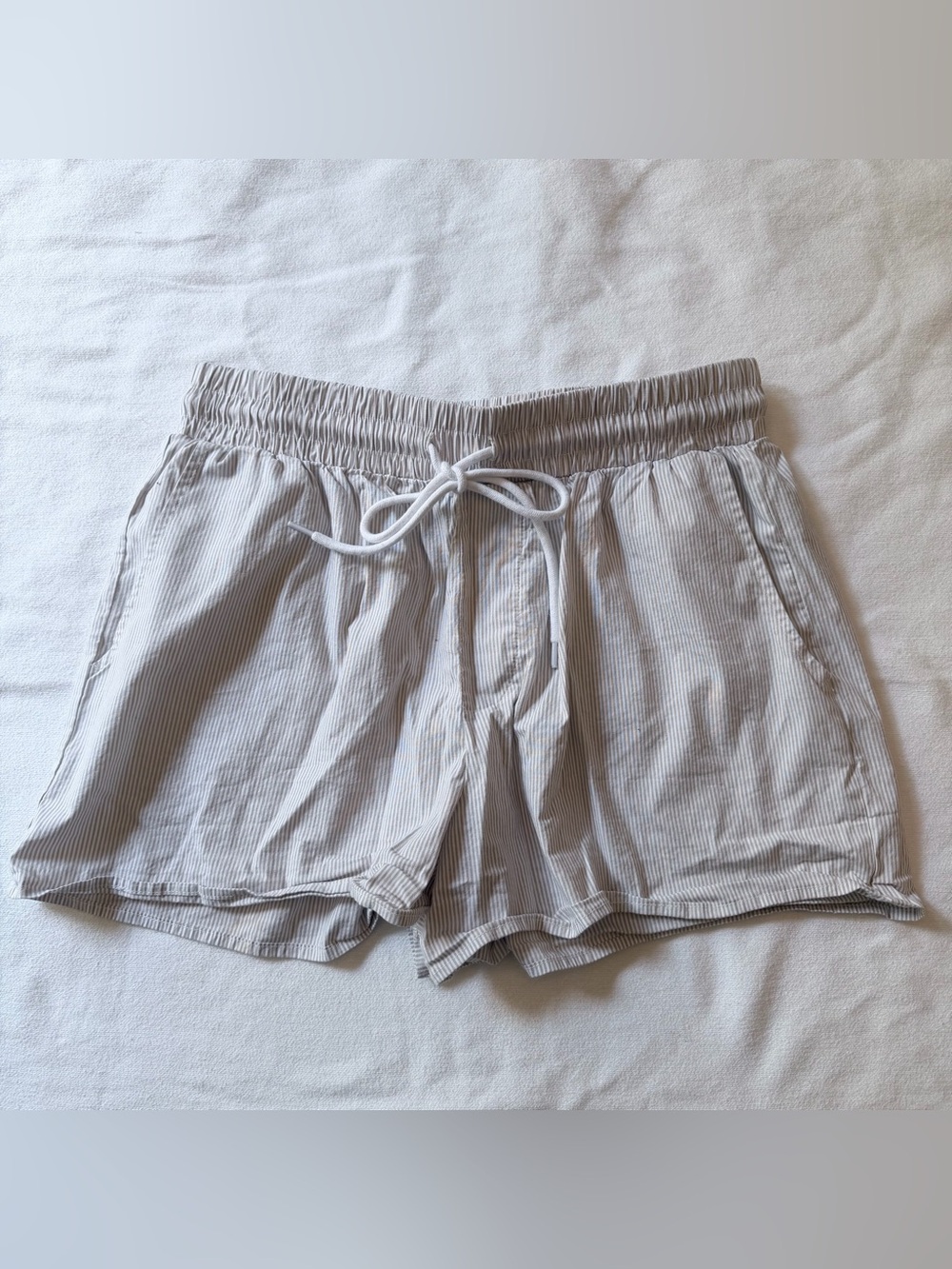 Forever 21 Women’s Striped Shorts M, Drawstring Elastic Waist, Pockets